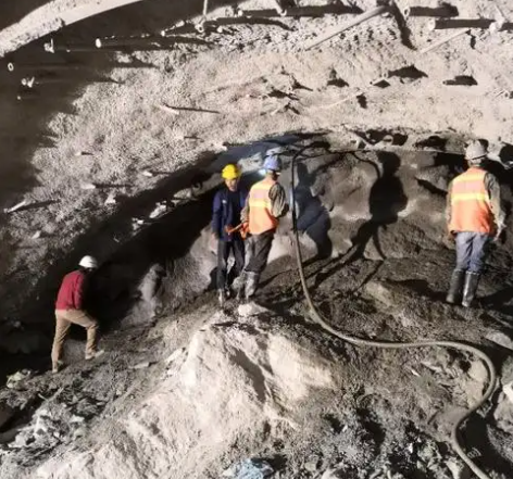 饶阳拱顶带模注浆料的施工流程及注意事项